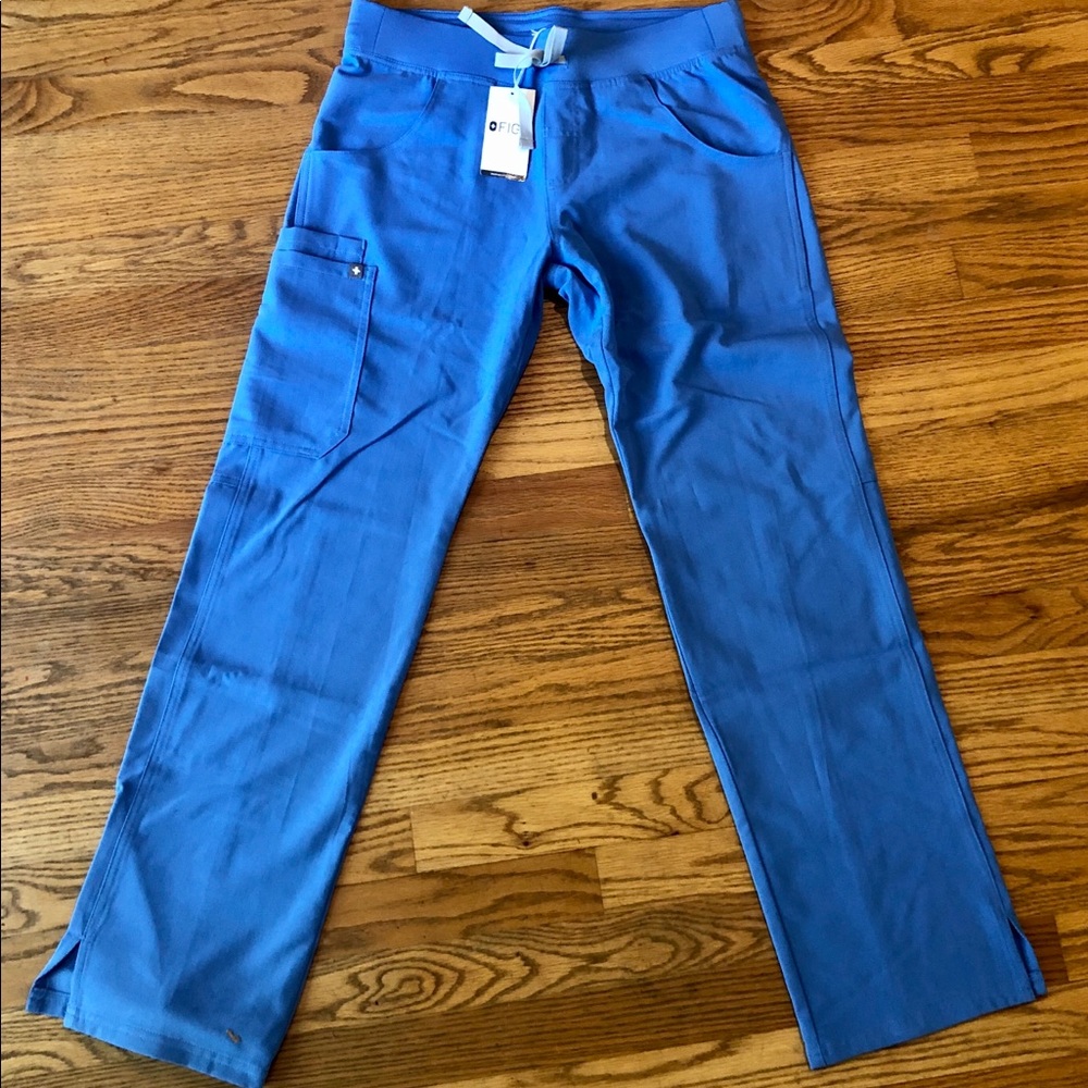 NWT Figs scrub Kade pants, Ciel Blue, size small